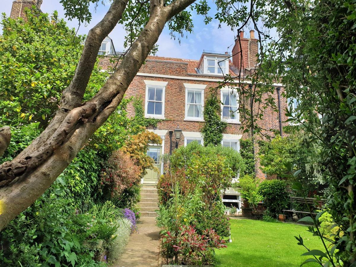 Saint Hilda'S House Bed and Breakfast Whitby Buitenkant foto